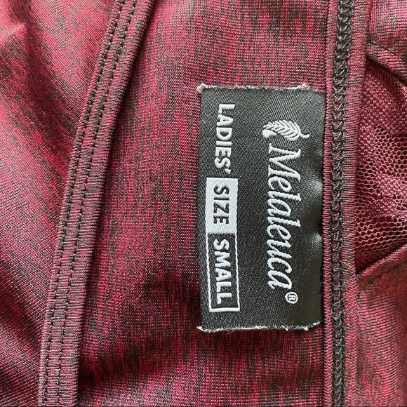 Melalueca maroon women’s tee with lace size small - Picture 9 of 9